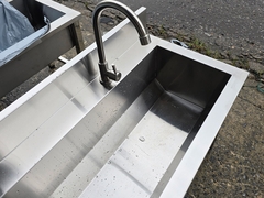 Bồn rửa tay inox dùng cho trường mầm non, tiểu học