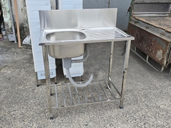 Chậu rửa bát inox có chân và thành chắn
