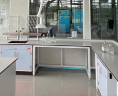 Bàn thí nghiệm áp góc