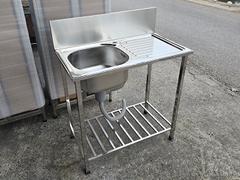 Chậu rửa bát inox có chân và thành chắn