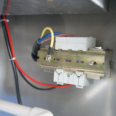 Buồng lão hóa tăng tốc bằng tia cực tím