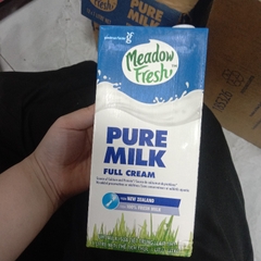 Sữa Tiệt Trùng Nguyên Kem Nhãn Hiệu Meadow Fresh New Zealand 1L