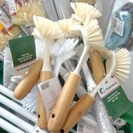 Bàn chải tay cầm dài cán tre