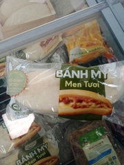 Bánh Mì Men Tươi Heo Quay Bơ Tỏi