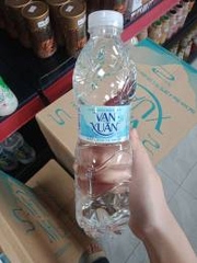 Nước uống đóng chai Vạn Xuân 500ml