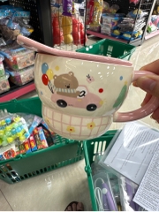 Cốc sứ hình gấu lái xe CS38