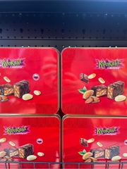 Kẹo đậu phộng rang với hạnh nhân phủ sô cô la Krokant Candy with Almonds 180g (HỘP SẮT ĐỎ) (14)