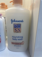 Sữa Tắm JOHNSON'S pH 5.5 Dầu Hạnh Nhân 750ML