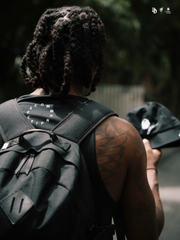 Balo thể thao COMMON PIECES -  Stand Backpack - Ember Vision, Chống nước tuyệt đối, Lót Đỏ Nổi Bật, Ngăn Laptop 16 Inch