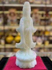 QUAN ÂM ĐỨNG ĐÁ CẨM THẠCH