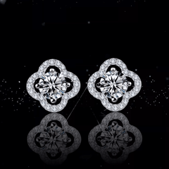 Lucky Clover Stud Earrings | Khuyên Tai Moissanite 2 Carat Round Cut | Sterling Silver 925 | Kèm Giấy Kiểm Định GRA