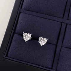 Sweetheart Solitaire Stud Earrings | Khuyên Tai Moissanite 2 Carat Heart Cut | Sterling Silver 925 | Kèm Giấy Kiểm Định GRA