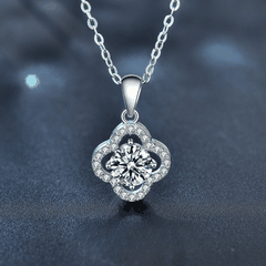 Lucky Clover Halo Necklace | Dây Chuyền Moissanite 2 Carat Round Cut | Sterling Silver 925 | Kèm Giấy Kiểm Định GRA