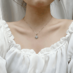 Lucky Clover Halo Necklace | Dây Chuyền Moissanite 2 Carat Round Cut | Sterling Silver 925 | Kèm Giấy Kiểm Định GRA