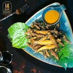 Bống Sông Chiên Lá Lốt (Deep-Fried River Goby With Wild Betel Leaves)