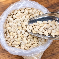 HẠT BÍ TRẮNG RANG NGUYÊN VỎ 1KG – HẠT BÍ ĂN LIỀN LOẠI NGON