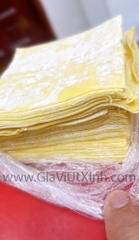 VỎ SỦI CẢO TƯƠI MÀU VÀNG 500G – FRESH YELLOW DUMPLING WRAPPERS