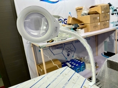 Kính Lúp Kẹp Bàn PDOK PD310S-10X/20X Có Đèn – Giải Pháp Kiểm Tra Chi Tiết Sản Phẩm