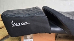 Yên Đôi Vespa Cao Cấp – Màu Đen Đặc Biệt _ VESPA-V12-BLACK2