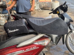 Yên Đôi Vespa Cao Cấp – Màu Đen, Phối Da Lộn _ VESPA-V12-BLACK