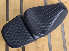 Yên Đôi Vespa Cao Cấp – Màu Đen Đặc Biệt _ VESPA-V12-BLACK2