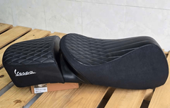Yên Đôi Vespa Cao Cấp – Màu Đen Đặc Biệt _ VESPA-V12-BLACK2