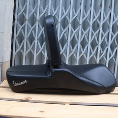 Yên Xe Tựa Lưng Cho Vespa –  Da Bò Thật Màu Đen _ VESPA-TL03-BLACK