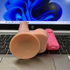 Dương Vật Giả Có Đế Rung Ngoáy Extreme Size Trung