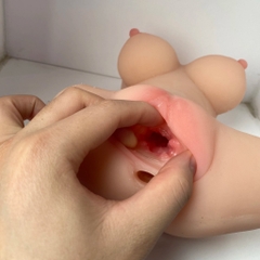 Âm Đạo Giả Bán Thân Ngực Khủng