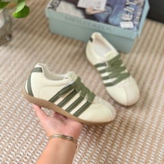 giày thể thao mã 8000 (QC)
