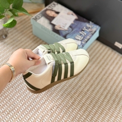 giày thể thao mã 8000 (QC)