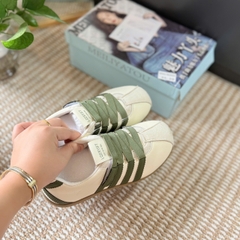 giày thể thao mã 8000 (QC)