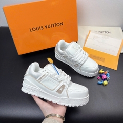 LV charm trắng kem