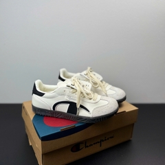 champion trắng đen