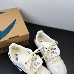 champion trắng đen