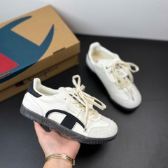 champion trắng đen