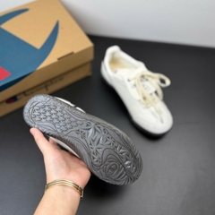 champion trắng đen