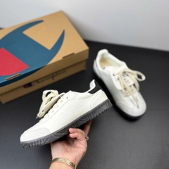 champion trắng đen