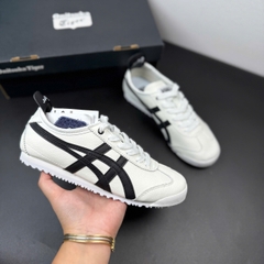 tiger trắng viền đen