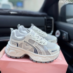 giày thể thao D602