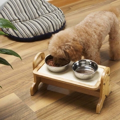 Bàn ăn bằng gỗ nhỏ cho chó