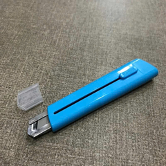 E2040_Dao rọc giấy_Màu xanh