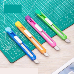 E2054_Dao rọc giấy_Màu lẫn