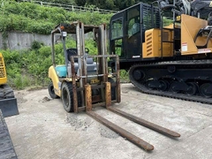 Xe nâng dầu cũ 3 tấn Komatsu FD30C-15 số sàn càng dài 1.81m dịch giá đời 2005 - 583217