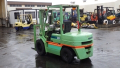 Xe nâng dầu 3 tấn KOMATSU FD30-11 số sàn - 463669