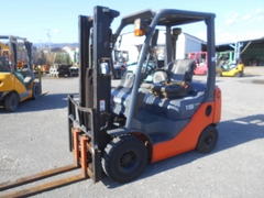 Xe nâng dầu 1.5 tấn TOYOTA 02-8FD15 Đời 2011 (Chui Container - Dịch Giá - Gật Gù)