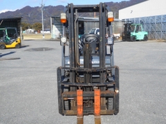 Xe nâng dầu 1.5 tấn TOYOTA 02-8FD15 Đời 2011 (Chui Container - Dịch Giá - Gật Gù)