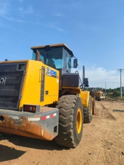 Xe xúc lật cũ 5 tấn XCMG LW550FV gầu 3.6m3 đổ cao đời 2021 - 15072
