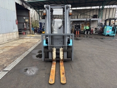 Xe nâng điện ngồi lái 2.5 tấn NICHIYU FB25PN-75-300 Đời 2014