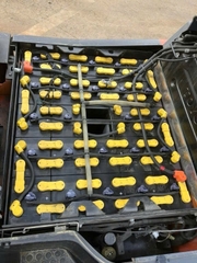 Xe nâng điện ngồi lái 2.5 tấn TOYOTA 40-8FB25 Đời 2021 (Nâng 6.3m - Bình 845Ah)